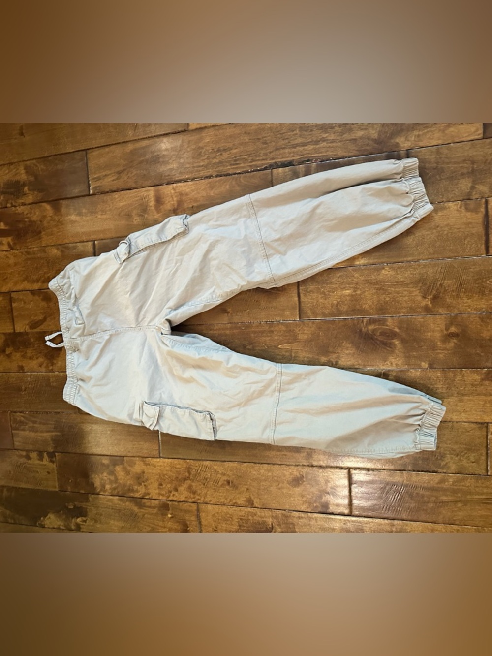 H&M Light Beige Elastic Cuff Cargo Pants Men’s Small